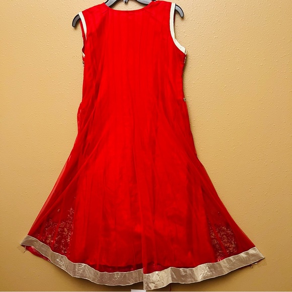Red Net with Gold thread embroidered Sleeveless Partywear Kurta Set Size M - Picture 11 of 13